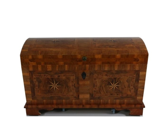 Baroque Chest